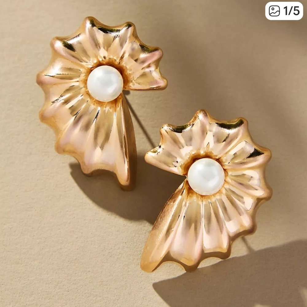 New Anthropology Gold-Tone Shell Pearl Stud Earrings - Women's Jewelry